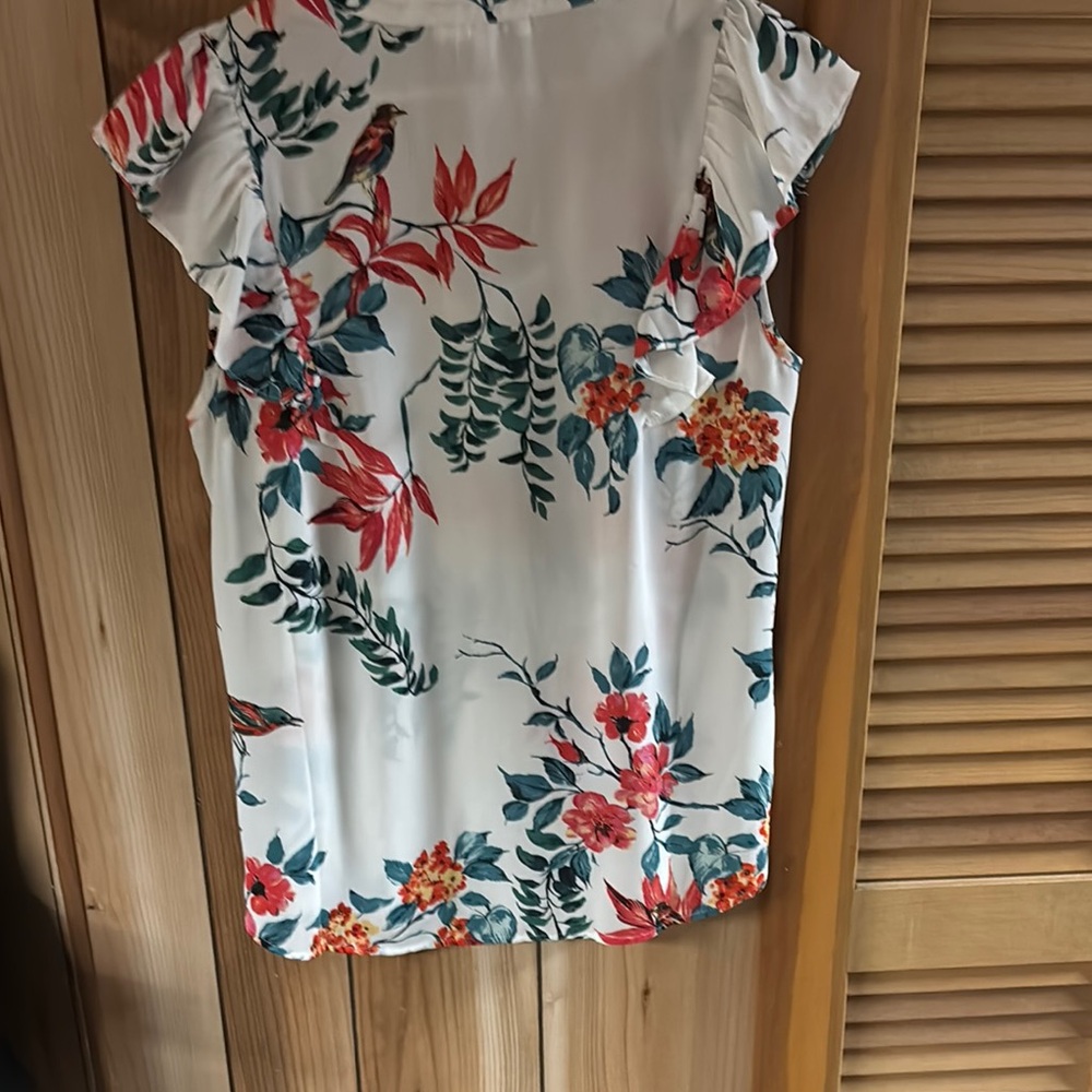 Floral Ruffle Sleeve Top - Picture 4 of 4